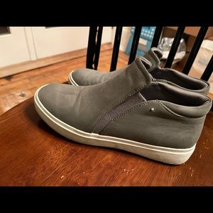 Almost new Grey High top sneakers